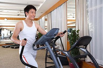 外星人主题生存恐怖游戏《灰山事件》新预告片